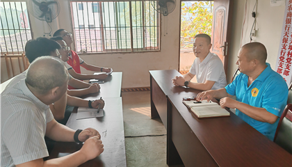 向誠率隊到聯(lián)系村宣講黨的二十屆三中全會、省委十二屆六次全會精神并調(diào)研督導駐村幫扶工作